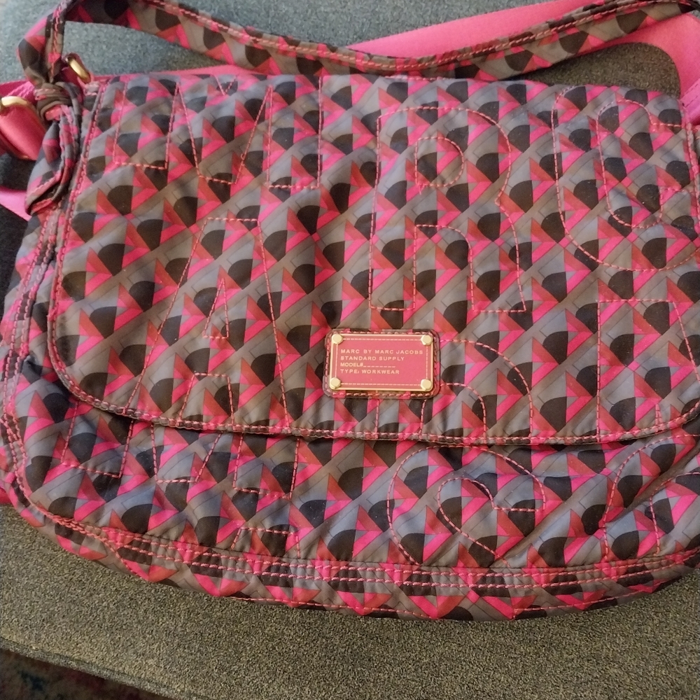 Marc by Marc Jacobs Pink and Black Quilted Bag Pre-Loved  Excellent  condition